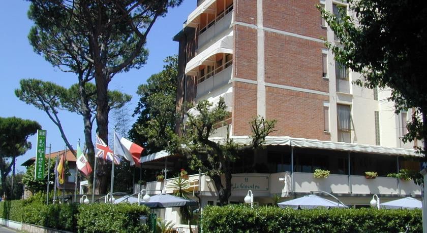 Hotel Le Ginestre リド・ディ・カマイオーレ エクステリア 写真